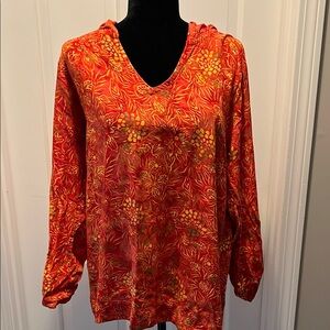 Vibrant red/orange hooded floral top by Soft Surroundings. Size M in EUC